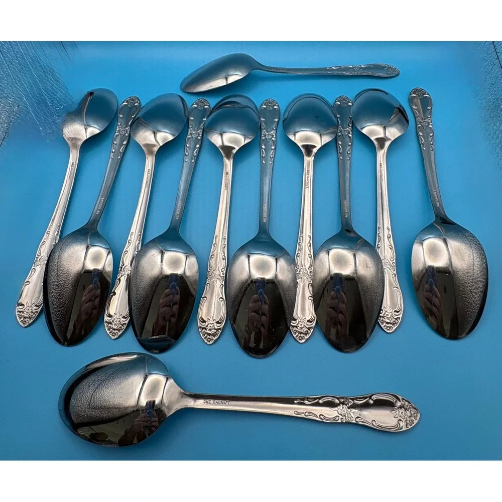 Oneida Venus Soup Spoons Set of 12 Stainless Steel Silverware Floral Scroll VTG